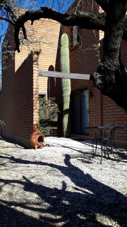 Desert Trails Bed & Breakfast Tanque Verde Room photo