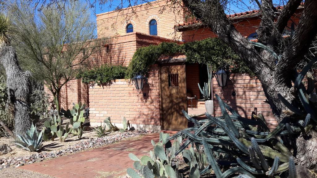 Desert Trails Bed & Breakfast Tanque Verde Exterior photo